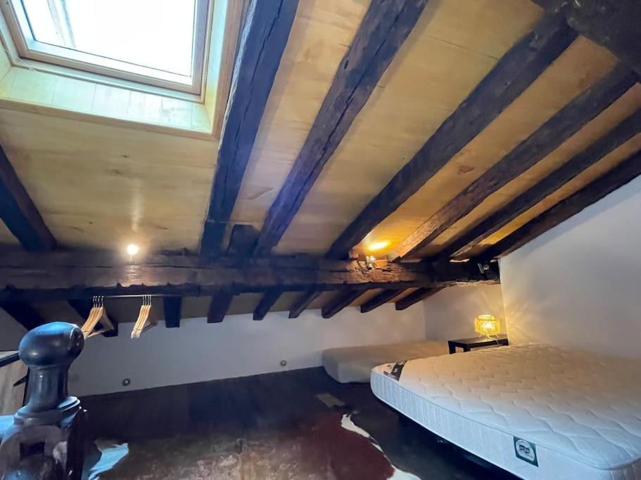 Maison De Ville: Historic Townhouse Holiday home